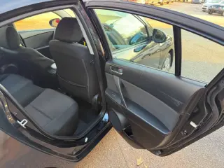 2013 Mazda MAZDA3 i SV
