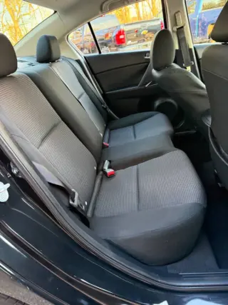 2013 Mazda MAZDA3 i SV