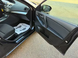 2013 Mazda MAZDA3 i SV