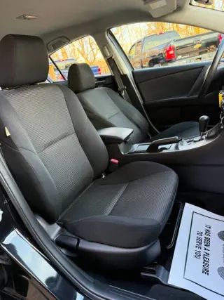 2013 Mazda MAZDA3 i SV