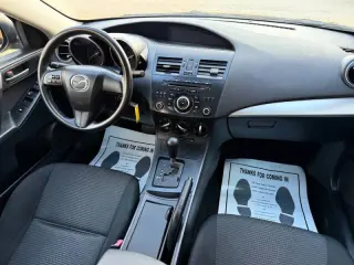 2013 Mazda MAZDA3 i SV