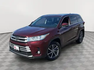 Silver Certified 2019 Toyota Highlander XLE