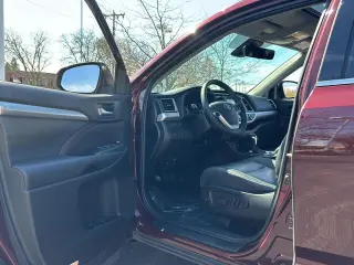 Silver Certified 2019 Toyota Highlander XLE