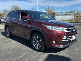 Silver Certified 2019 Toyota Highlander XLE