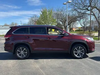 Silver Certified 2019 Toyota Highlander XLE