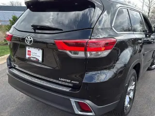 Silver Certified 2019 Toyota Highlander Limited Platinum