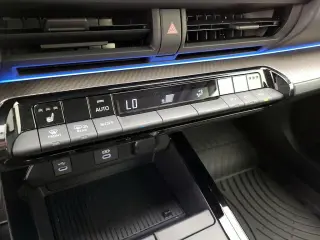 Toyota Prius 2024 XLE 4dr Hatchback