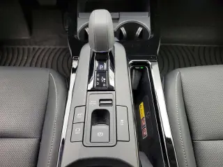 Toyota Prius 2024 XLE 4dr Hatchback