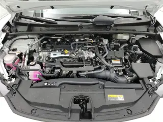 Toyota Prius 2024 XLE 4dr Hatchback