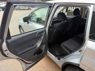 2014 Subaru Forester 2.5i