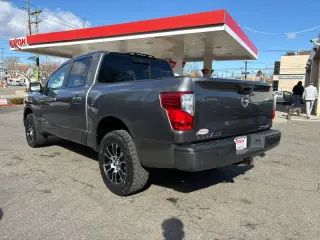 2021 Nissan Titan SV