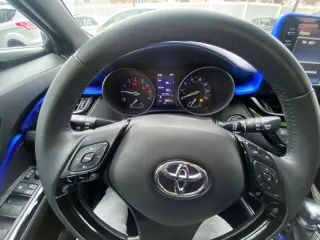 2020 Toyota C-HR LE