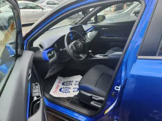 2020 Toyota C-HR LE