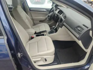 2016 Volkswagen Golf TSI SE