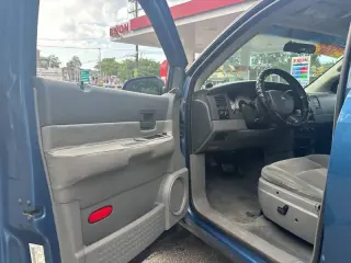 2005 Dodge Durango SXT