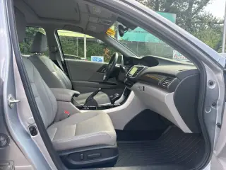 2017 Honda Accord EX-L w/Navi w/Honda Sensing