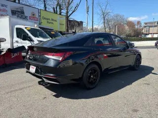 2021 Hyundai Elantra SE