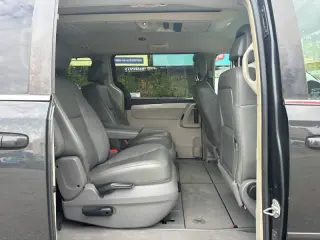 2011 Volkswagen Routan SE