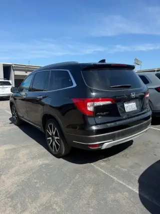 Honda Pilot 2022 Touring 4dr SUV w/Rear Captain's Chairs