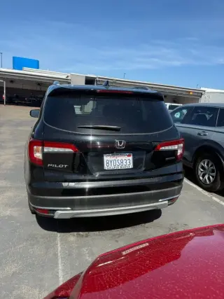 Honda Pilot 2022 Touring 4dr SUV w/Rear Captain's Chairs