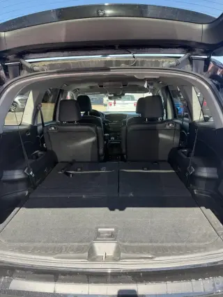 Honda Pilot 2022 Touring 4dr SUV w/Rear Captain's Chairs