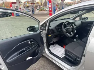 2014 Kia Rio 5-Door LX