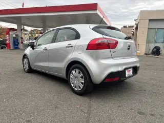 2014 Kia Rio 5-Door LX