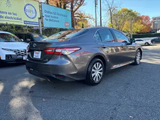 2020 Toyota Camry Hybrid LE