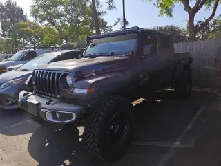 Jeep Gladiator 2023 4x4 Sport 4dr Crew Cab 5.0 ft. SB