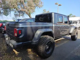 Jeep Gladiator 2023 4x4 Sport 4dr Crew Cab 5.0 ft. SB