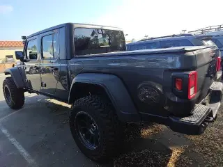 Jeep Gladiator 2023 4x4 Sport 4dr Crew Cab 5.0 ft. SB