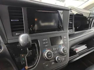 Toyota Sienna 2017 SE 8-Passenger 4dr Mini-Van