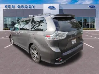 Toyota Sienna 2017 SE 8-Passenger 4dr Mini-Van