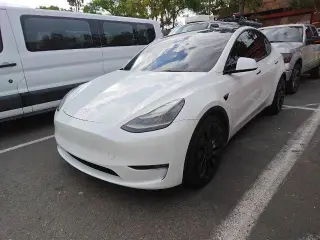 Tesla Model Y 2022 AWD Performance 4dr Crossover