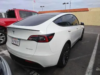 Tesla Model Y 2022 AWD Performance 4dr Crossover