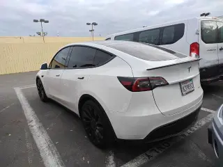 Tesla Model Y 2022 AWD Performance 4dr Crossover