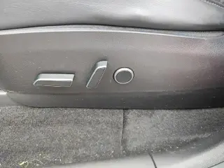 Tesla Model Y 2022 AWD Performance 4dr Crossover