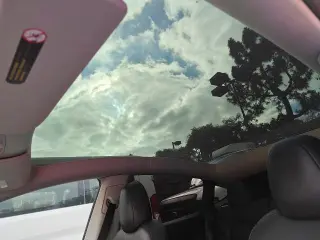 Tesla Model Y 2022 AWD Performance 4dr Crossover