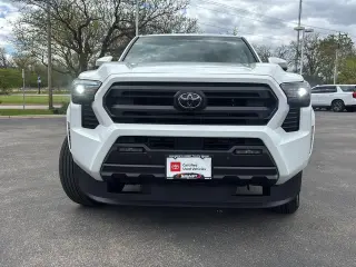 Gold Certified 2025 Toyota TACOMA SR5