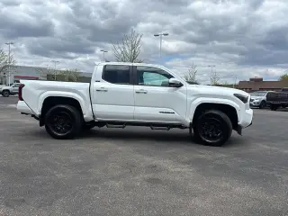 Gold Certified 2025 Toyota TACOMA SR5