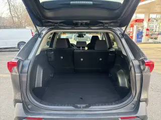 2020 Toyota RAV4 Hybrid LE