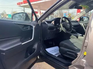 2020 Toyota RAV4 Hybrid LE