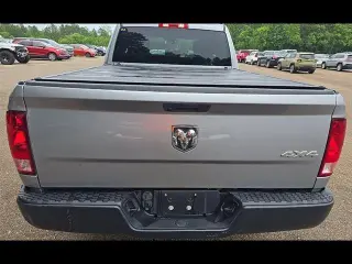 Ram 1500 Classic 2023 4x4 Tradesman 4dr Quad Cab 6.3 ft. SB Pickup