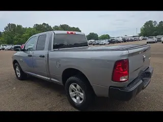 Ram 1500 Classic 2023 4x4 Tradesman 4dr Quad Cab 6.3 ft. SB Pickup