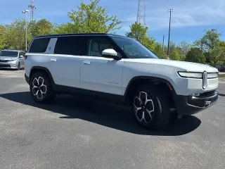 2024 Rivian R1S Adventure