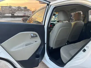 2013 Kia Rio 5-Door LX