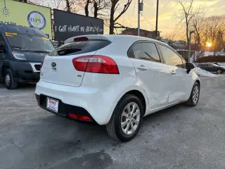 2013 Kia Rio 5-Door LX