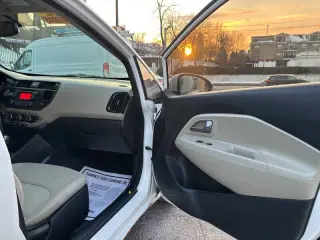 2013 Kia Rio 5-Door LX