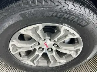 GMC Sierra 1500 2025 4x2 SLT 4dr Crew Cab 5.8 ft. SB