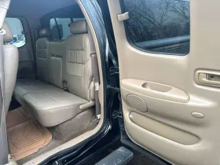 2002 Toyota Tundra Limited V8